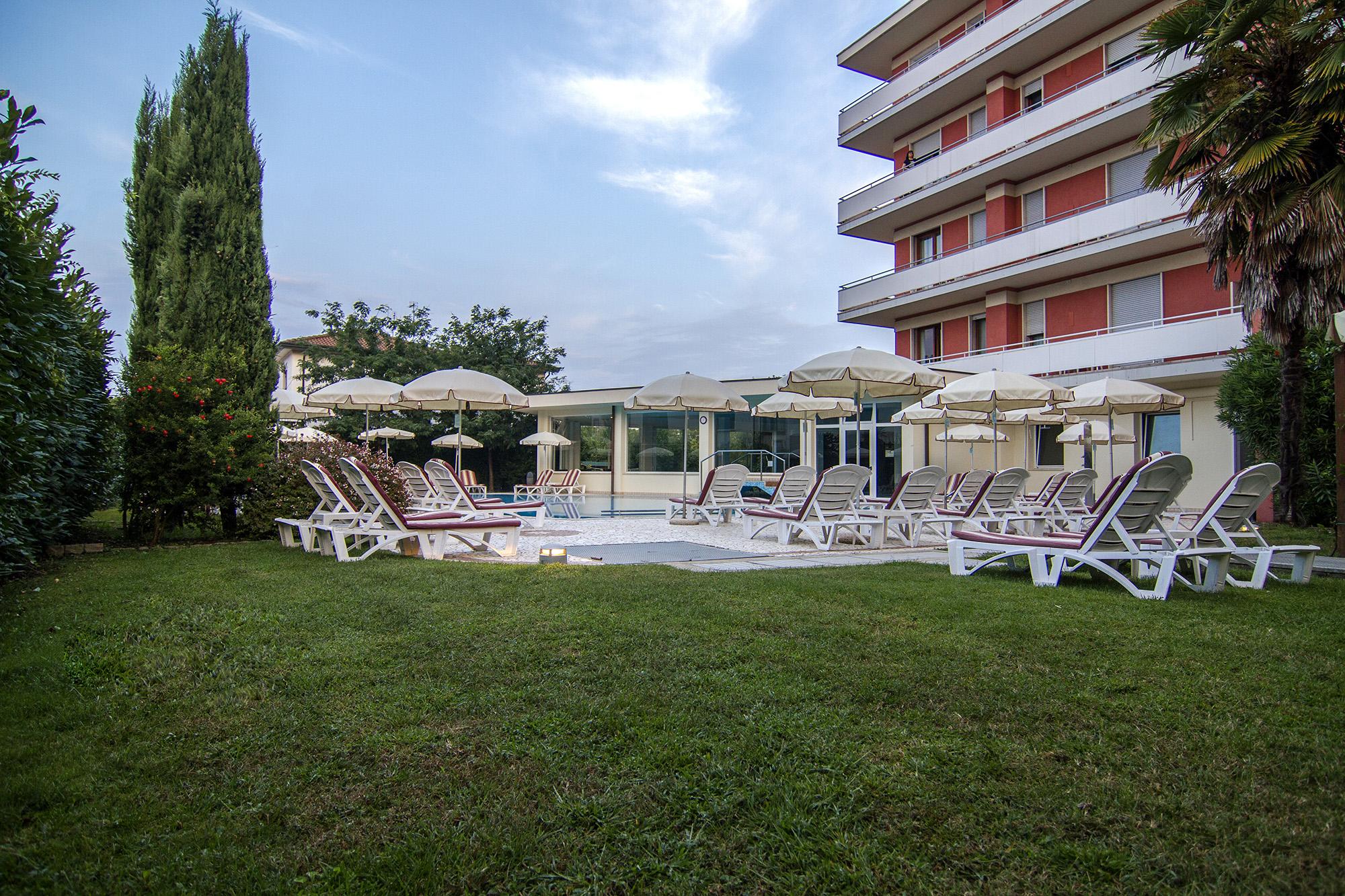 Aqua Hotel 3*